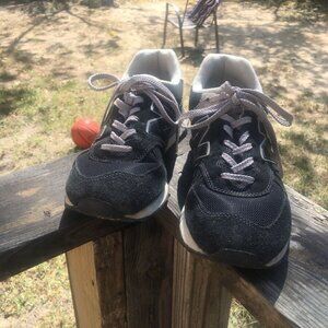 Size 10 - New Balance 574 Core Pack - Black Grey missing insoles